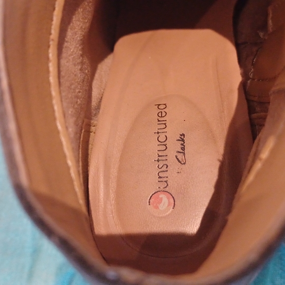 Brown leather booties size 7  Unstructured by Clarks~ SO cute - Picture 5 of 8